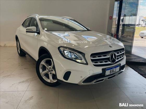 MERCEDES-BENZ GLA 200 1.6 CGI FLEX ADVANCE 7G-DCT